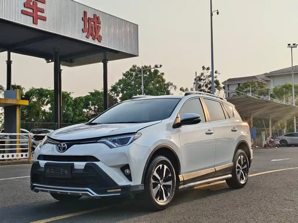 RAV4 Rongfang 2018 2.0L CVT two-wheel drive fashion X version купить на сайте DeffCars