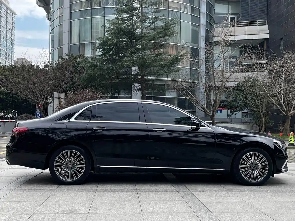 Mercedes-Benz E-Class 2023 E 300 L Luxury Model купить на сайте DeffCars