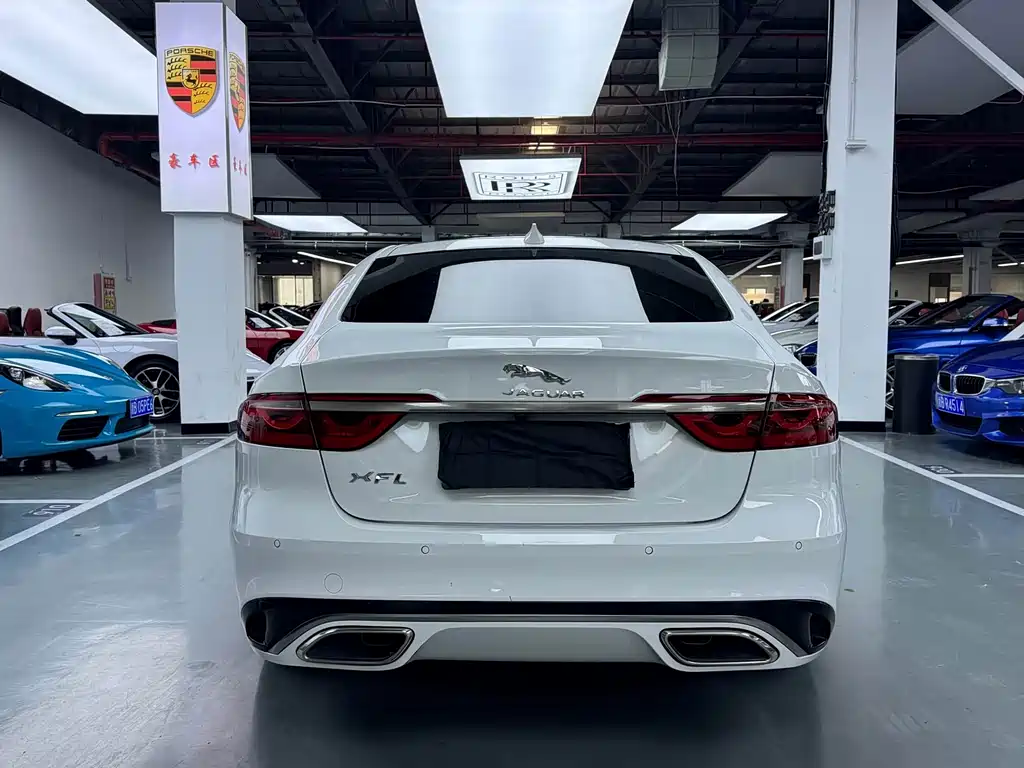 Jaguar XFL 2023 XFL 2.0T P250 two-wheel drive elite sports version купить на сайте DeffCars