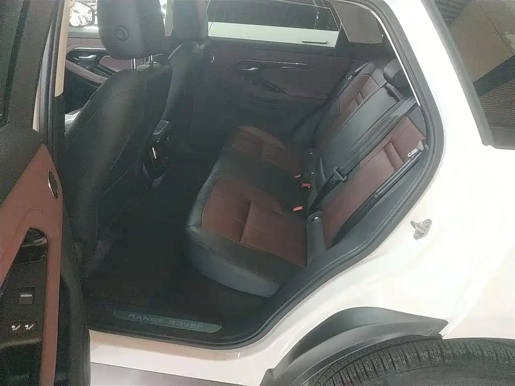 Range Rover Evoque 2023 Evoque L 249PS Deluxe Edition купить на сайте DeffCars