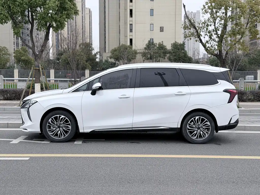 Fengxing Yacht 2022 1.5T DCT Wave Chasing Edition купить на сайте DeffCars