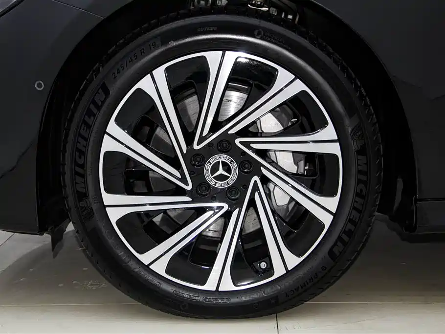 Mercedes-Benz E-Class 2025 E 300 L Luxury Model купить на сайте DeffCars