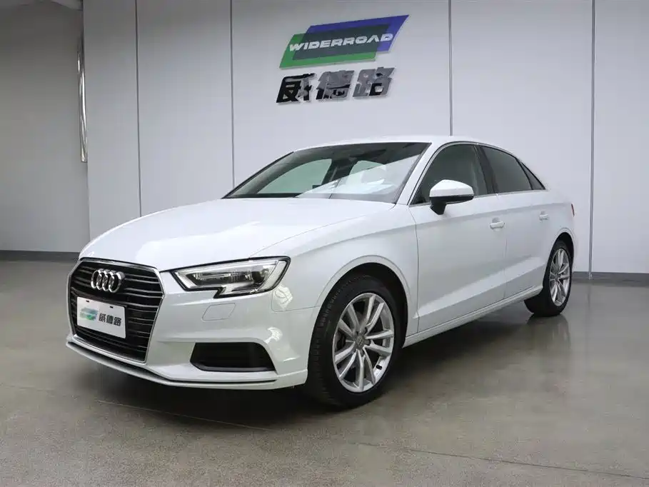 Audi A3 2018 30th Anniversary Limousine 35 TFSI Enterprising купить на сайте DeffCars