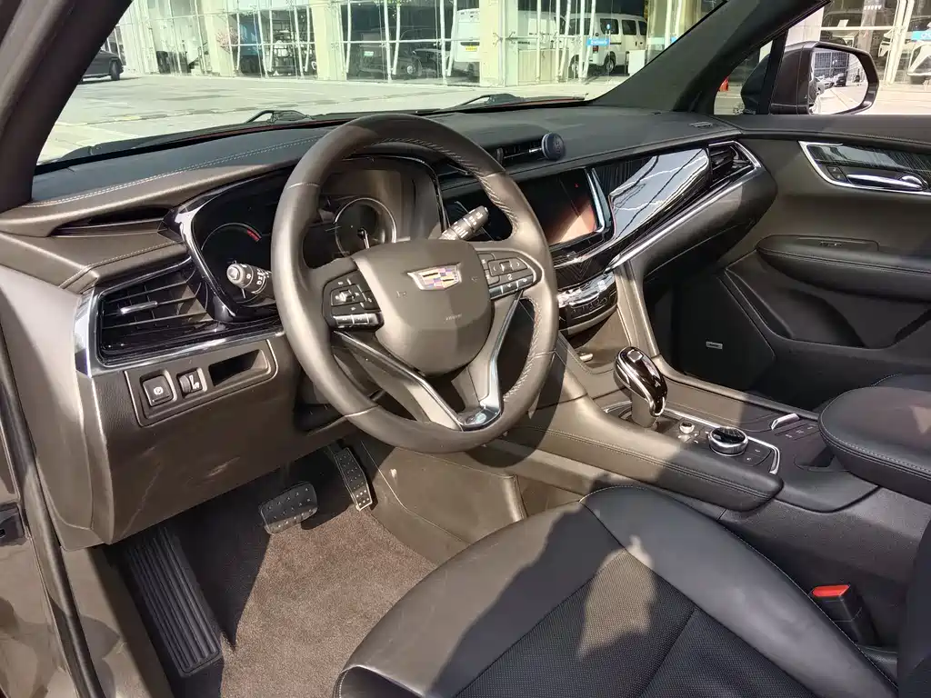 Cadillac XT6 2020 28T six-seat luxury model купить на сайте DeffCars