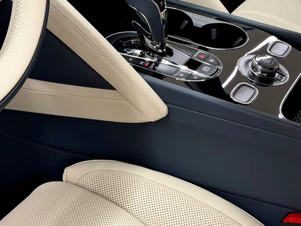 Bentayga 2026 4.0T V8 купить на сайте DeffCars