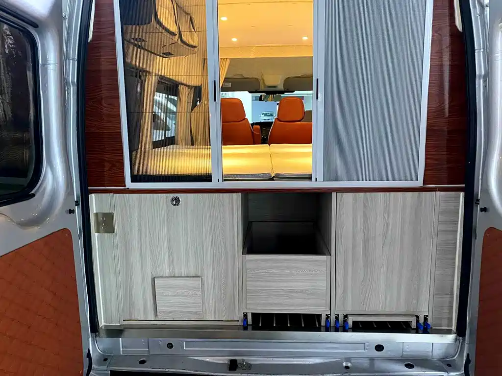 New generation Transit 2016 2.2T short-axle 6-seater mid-low roof multi-purpose vehicle купить на сайте DeffCars