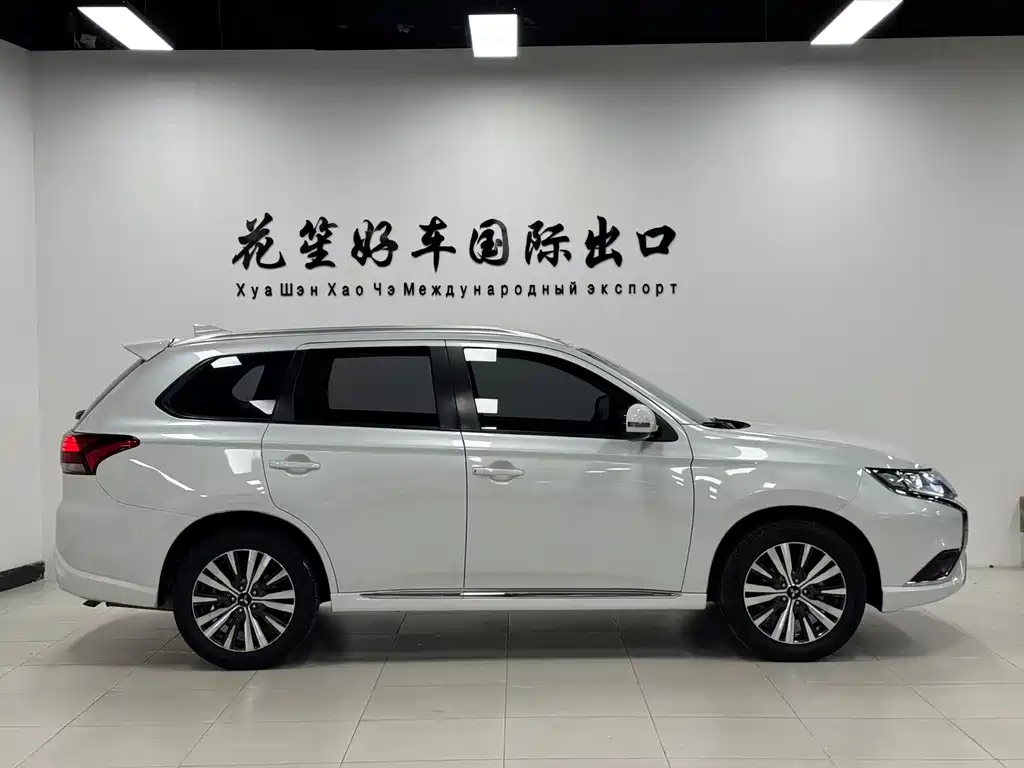 Outlander 2021 2.0L 2WD Enjoy Edition 5 seats купить на сайте DeffCars