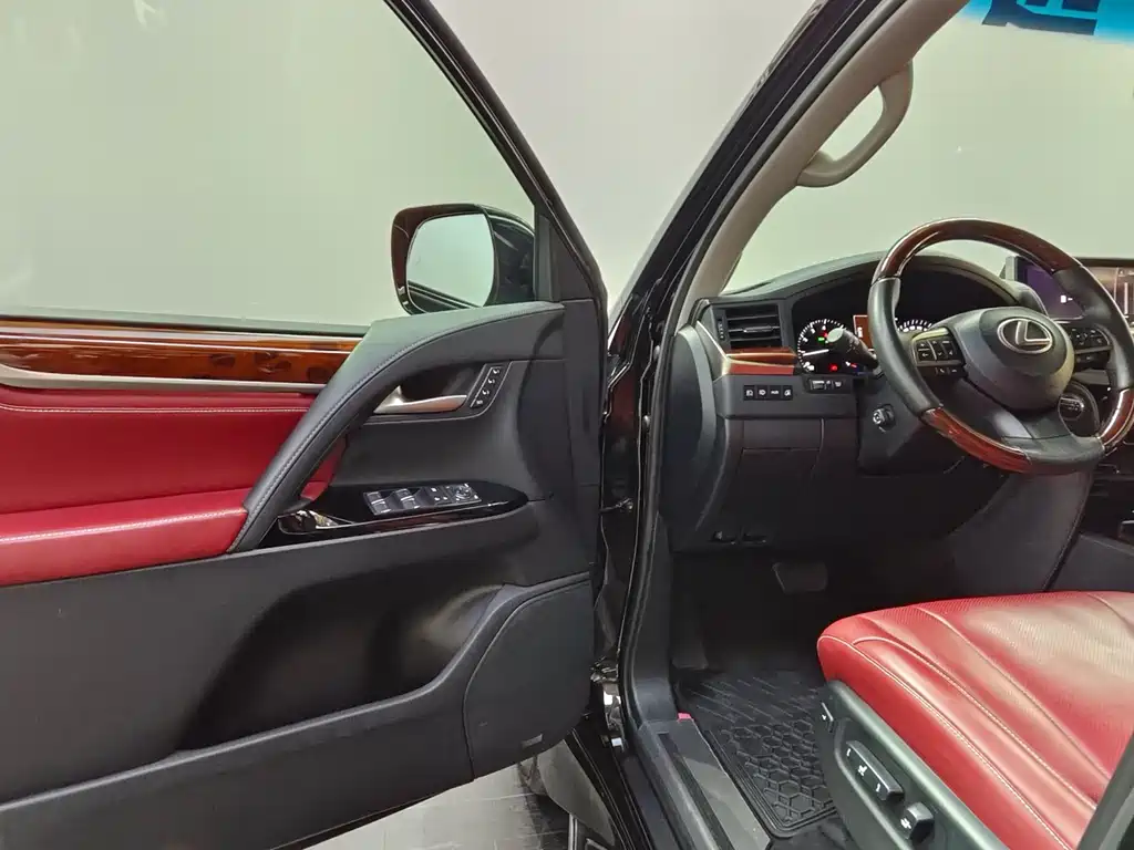 Lexus LX 2019 570 Premium Luxury Edition купить на сайте DeffCars
