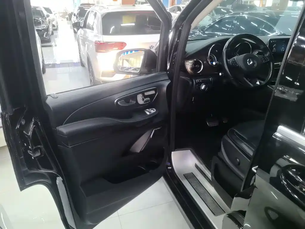 Mercedes V-Class 2021 V 260 L long wheelbase premium version купить на сайте DeffCars