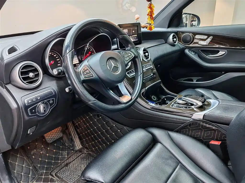 Mercedes-Benz GLC 2018 GLC 260 4MATIC luxury model купить на сайте DeffCars