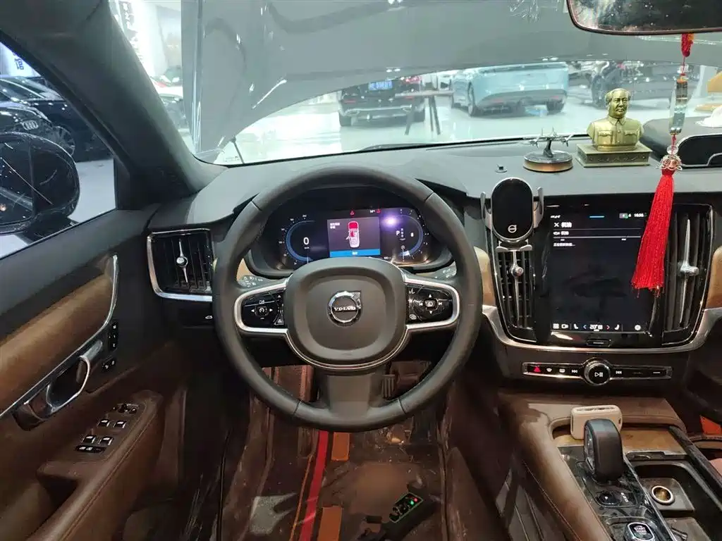 Volvo S90 2025 B5 Zhiyi Luxury Edition купить на сайте DeffCars