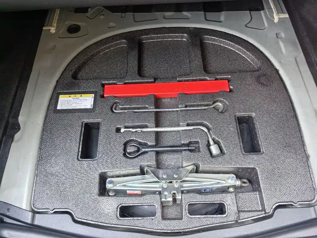 Camry 2023 2.5G Deluxe Edition купить на сайте DeffCars