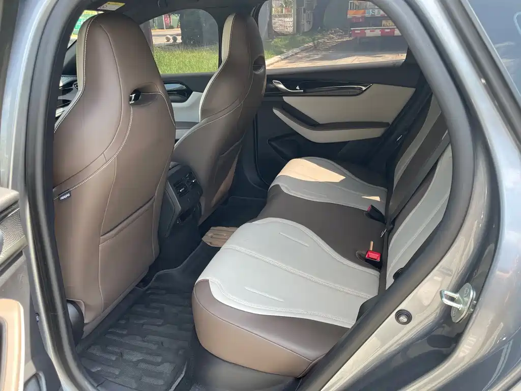 Qin PLUS 2024 Honor Edition DM-i 55KM Leading Model купить на сайте DeffCars