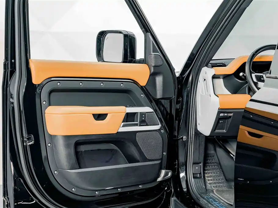 Land Rover Defender 2024 110 3.0T P400 X-DYNAMIC HSE купить на сайте DeffCars