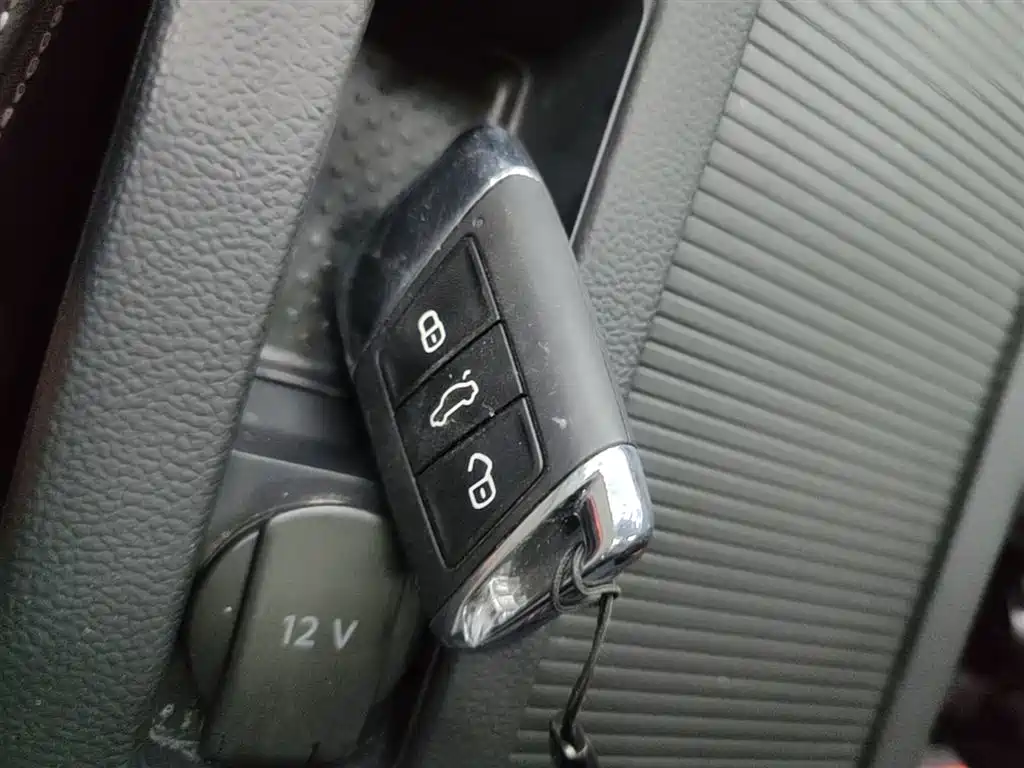 Magotan GTE plug-in hybrid 2022 GTE luxury model купить на сайте DeffCars