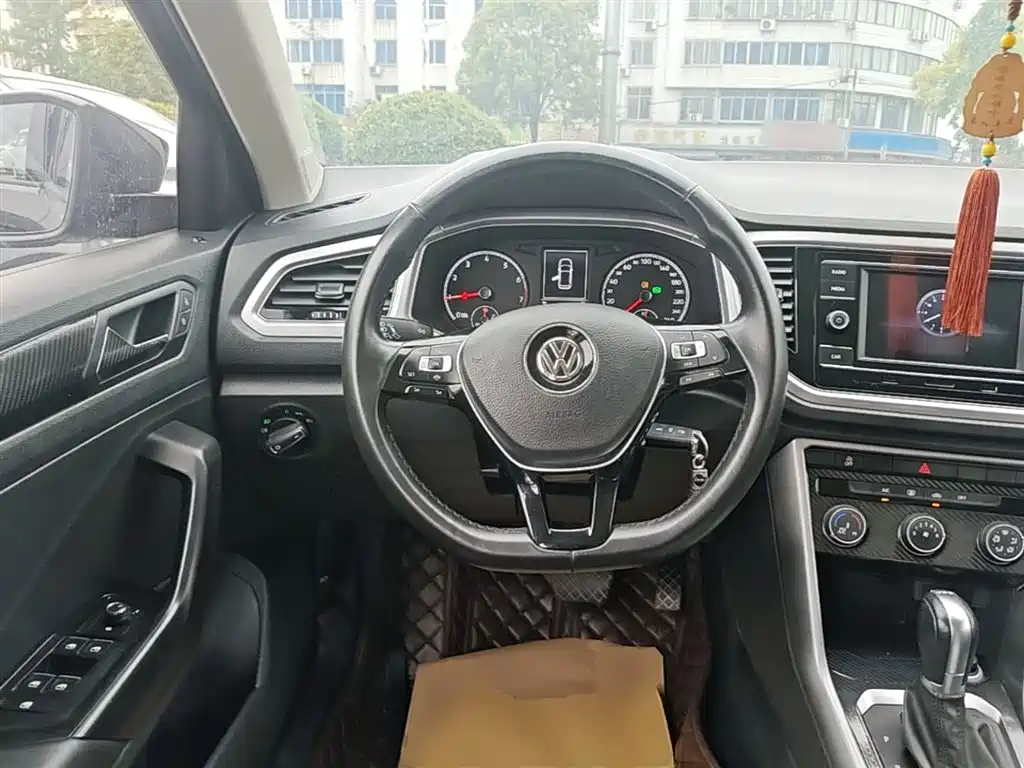 T-ROC 2020 280TSI DSG two-wheel drive elite model купить на сайте DeffCars