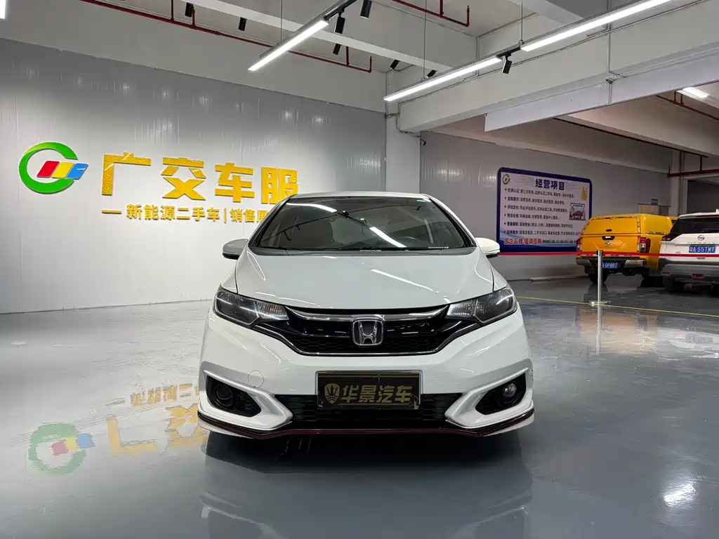 Fit 2018 1.5L CVT Fashion Edition купить на сайте DeffCars