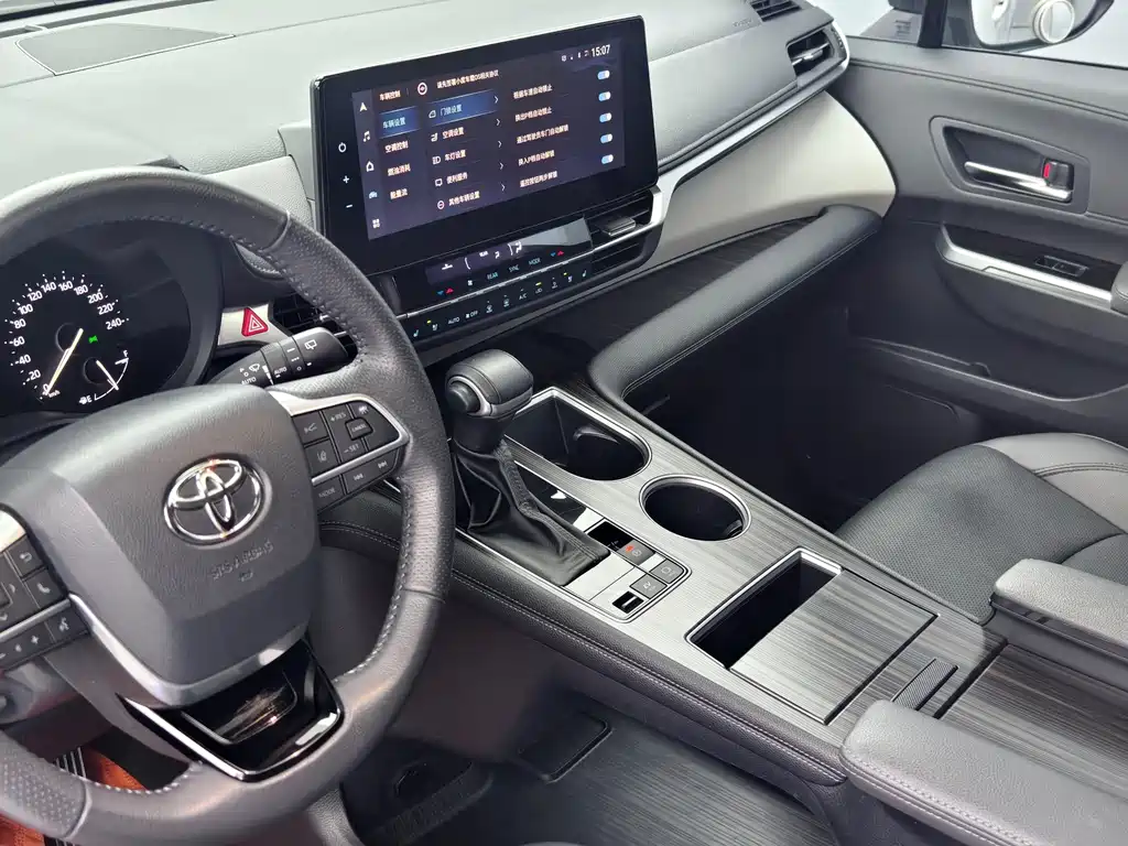 Granvia 2022 2.5L Hybrid Royal Edition купить на сайте DeffCars