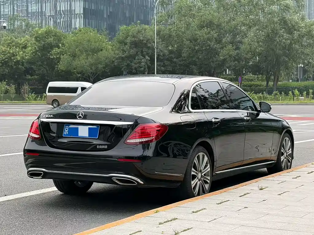 Mercedes-Benz E-Class 2017 E 300 L Luxury Model купить на сайте DeffCars
