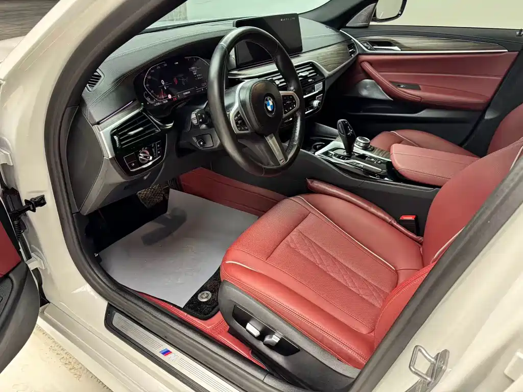 BMW 5 Series 2022 facelift 530Li leading M sports package купить на сайте DeffCars