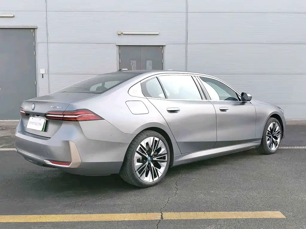 BMW i5 2025 xDrive 50L Luxury Package купить на сайте DeffCars