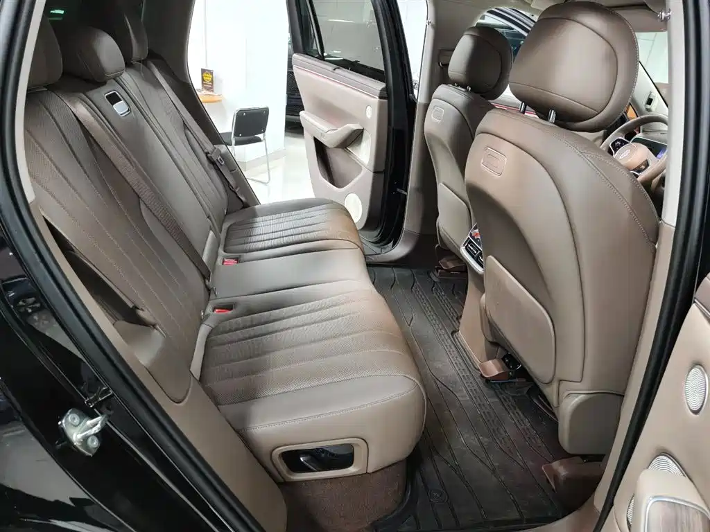 Wenjie M7 2026 extended range Ultra four-wheel drive version 5 seats купить на сайте DeffCars