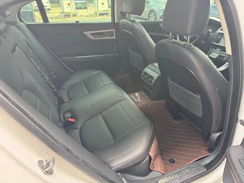 Jaguar XEL 2018 2.0T 250PS Exclusive Edition купить на сайте DeffCars