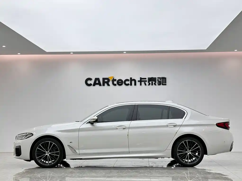 BMW 5 Series 2021 530Li Leading M Sports Package купить на сайте DeffCars