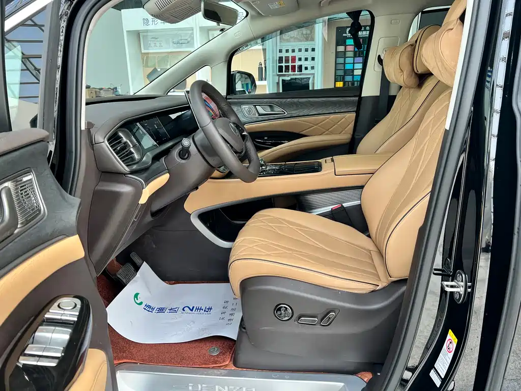 Denza D9 2024 DM-i 970 luxury model купить на сайте DeffCars