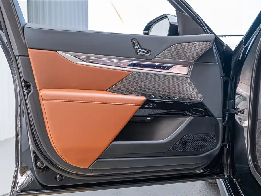BMW 7 Series 2023 facelift 740Li exclusive M sports package купить на сайте DeffCars
