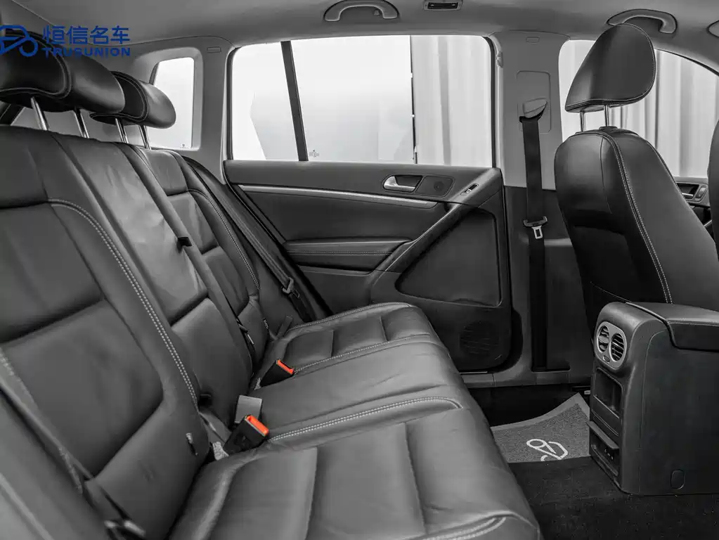Tiguan 2016 300TSI automatic two-wheel drive luxury version купить на сайте DeffCars