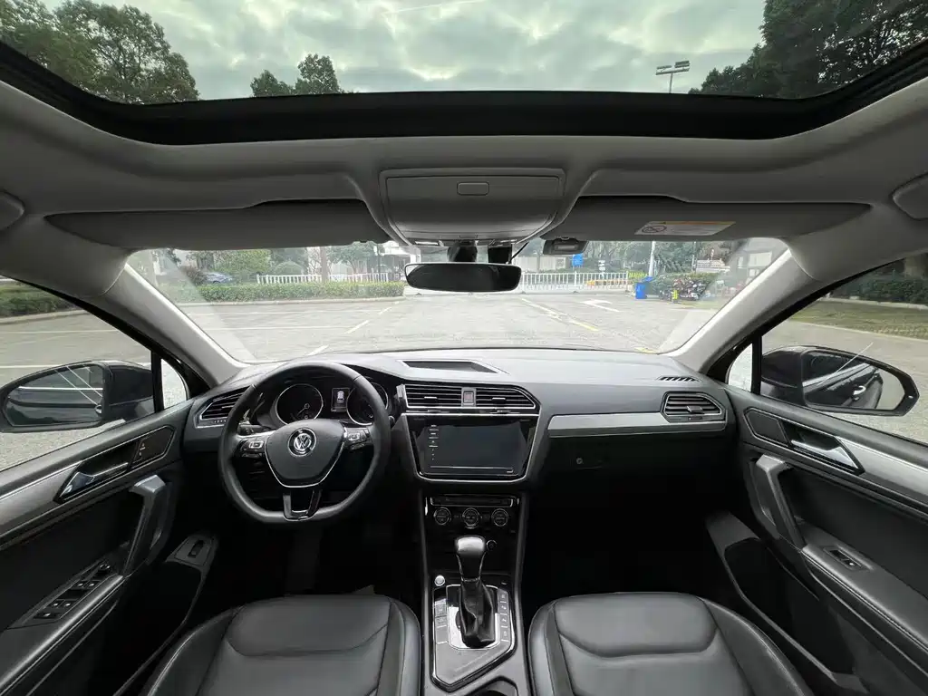 Tiguan L 2019 facelift 330TSI automatic two-wheel drive smart luxury version National VI купить на сайте DeffCars