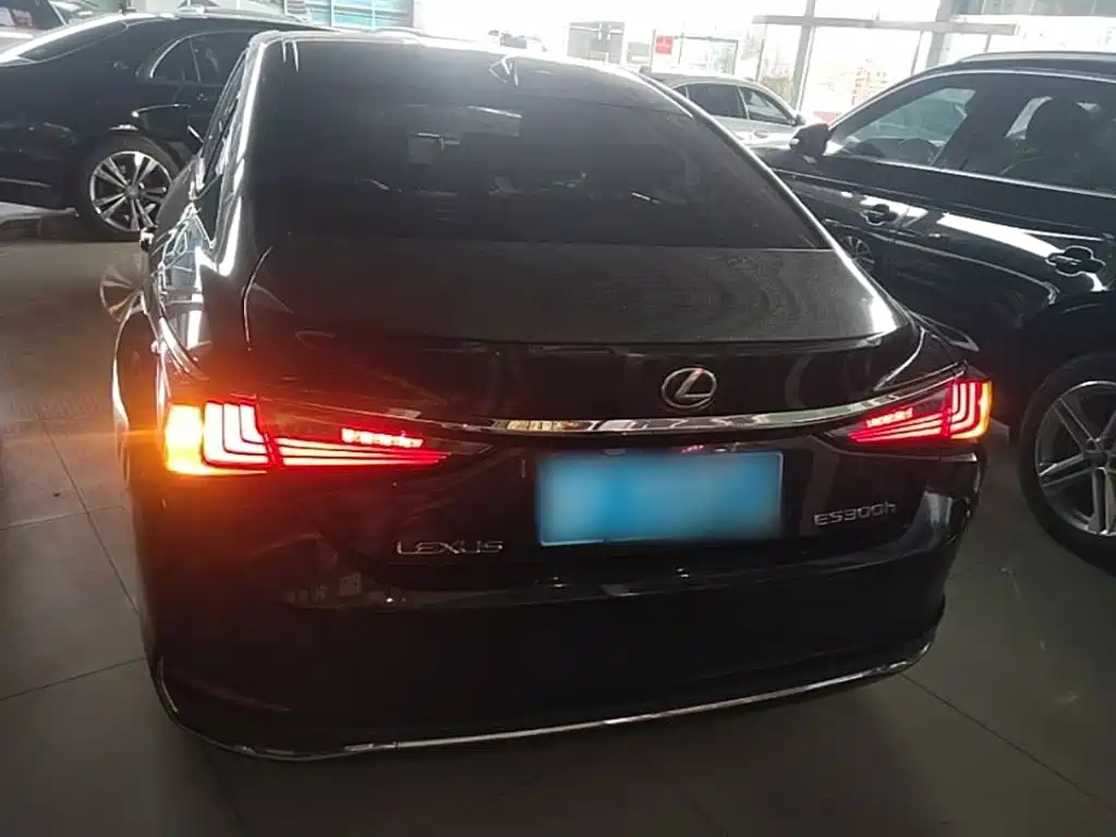 Lexus ES 2023款 200 卓越版 купить на сайте DeffCars