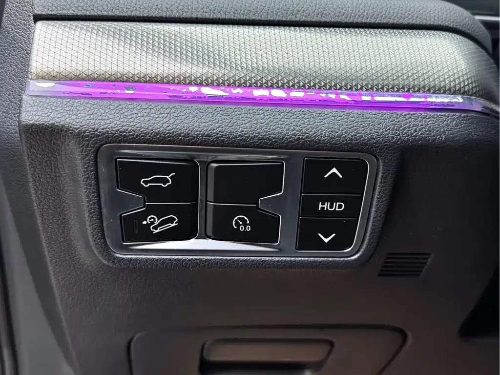 Hongqi HS5 2022 facelift 2.0T Zhilian Flagship Edition купить на сайте DeffCars