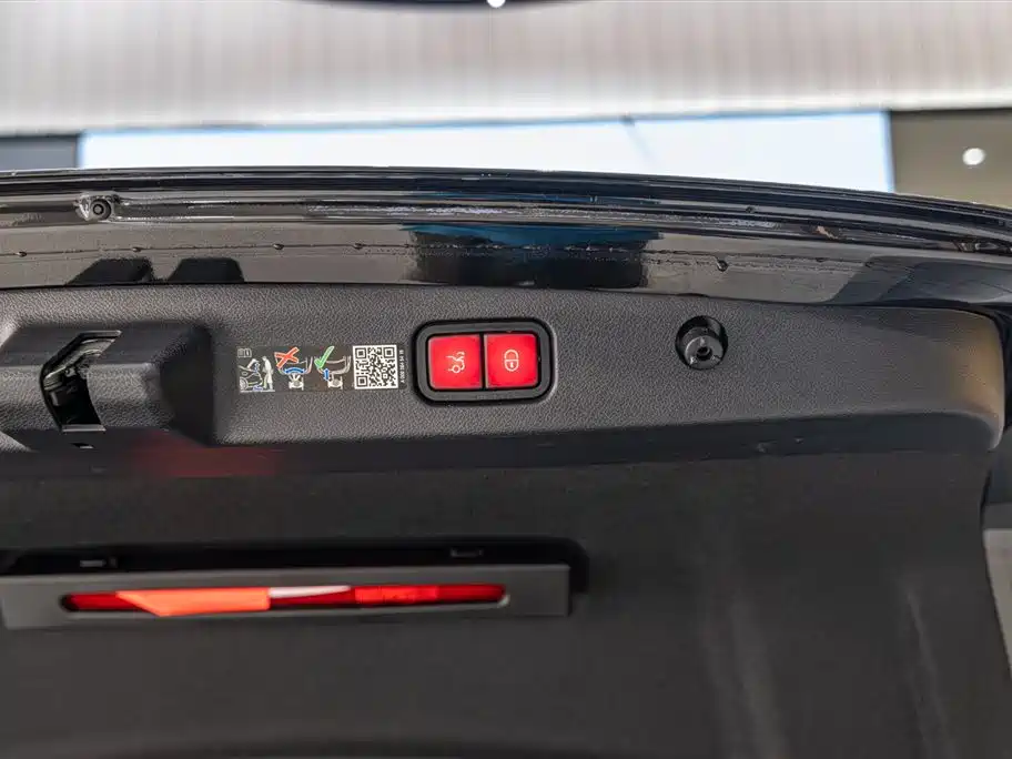 Mercedes-Benz E-Class 2025 E 300 L Luxury Model купить на сайте DeffCars