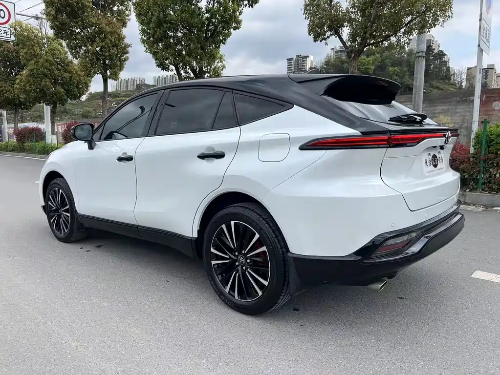 Vesa 2022 2.0L CVT two-wheel drive premium version купить на сайте DeffCars