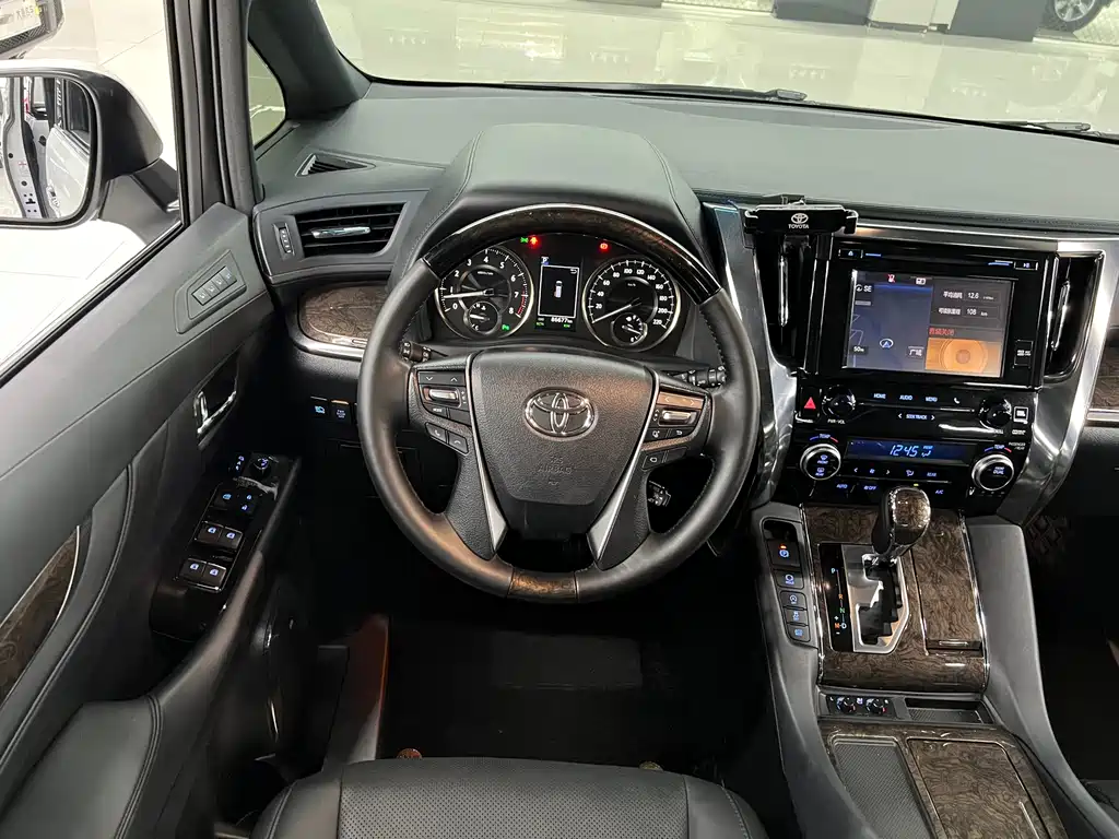 Alfa 2018 facelift 3.5L premium version купить на сайте DeffCars