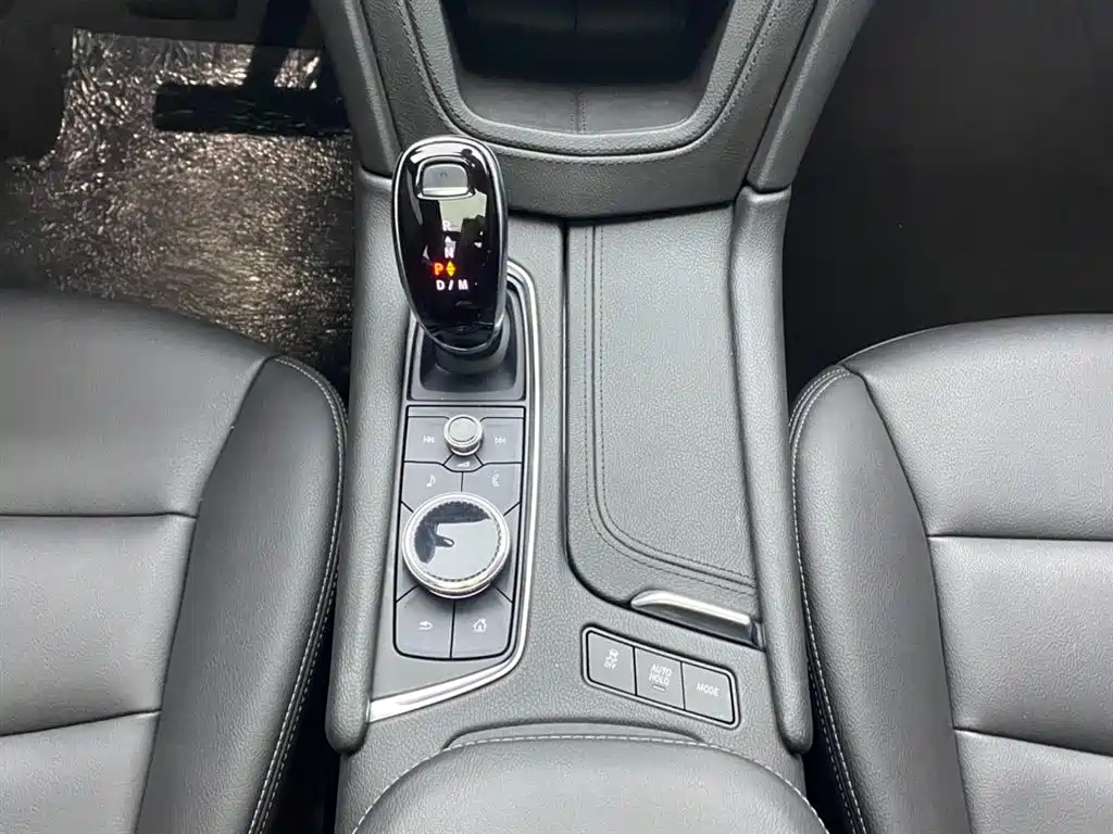Cadillac XT6 2021 2.0T seven-seat four-wheel drive stylish model купить на сайте DeffCars