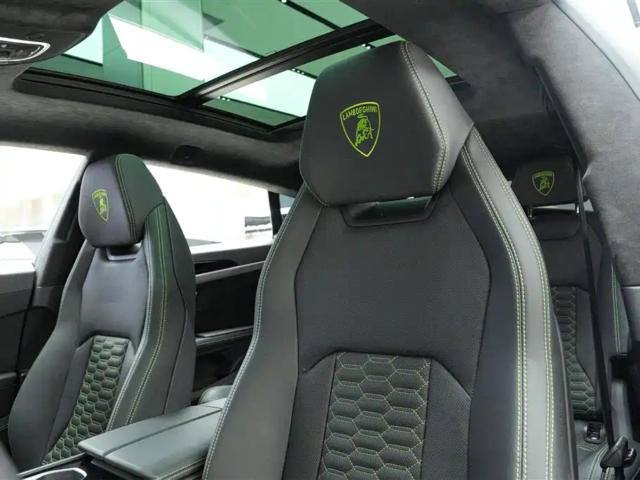 Urus 2023 4.0T V8 S купить на сайте DeffCars