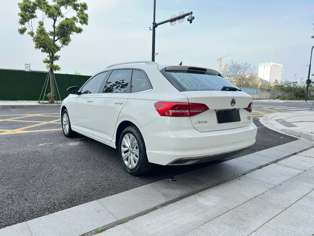 Lavida 2018 Hatchback 200TSI DSG Comfort Edition National V купить на сайте DeffCars