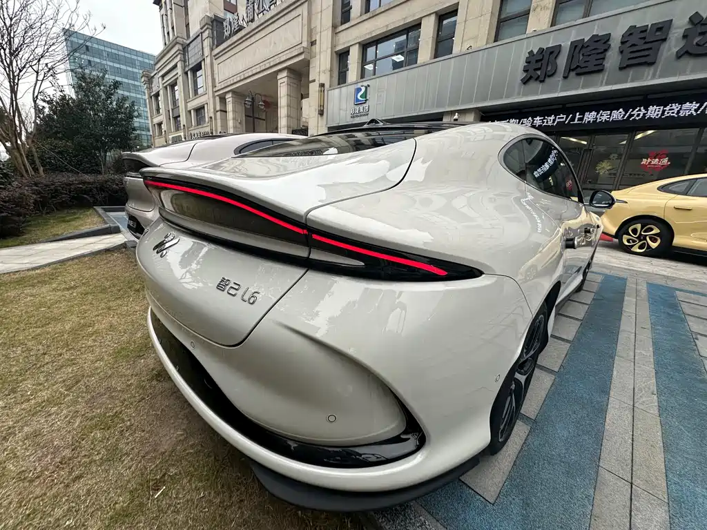 Zhiji L6 2025 Max+ купить на сайте DeffCars