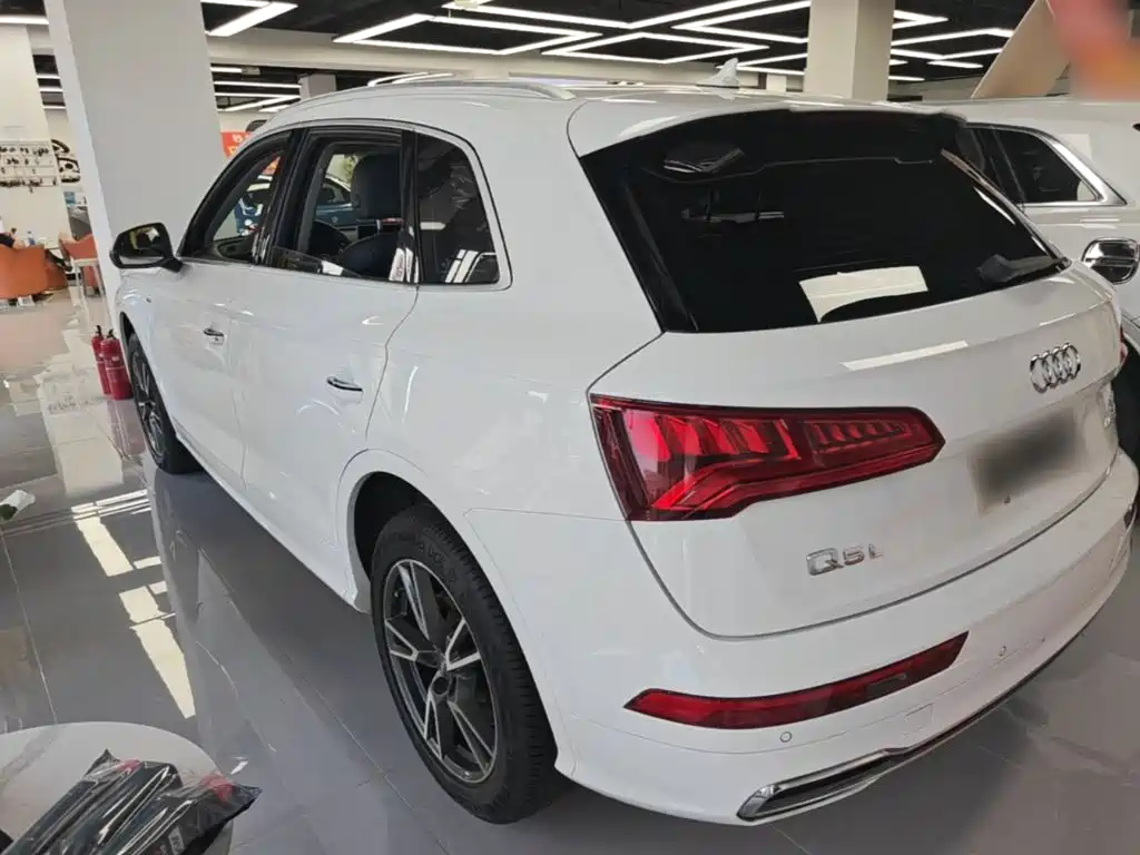 Audi Q5L 2018 45 TFSI Exclusive Fashion Model National VI купить на сайте DeffCars