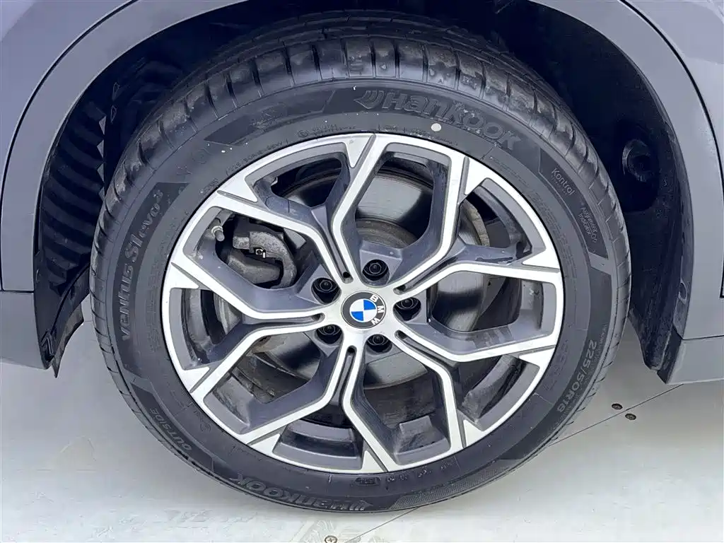 BMW X1 2022 sDrive25Li Leading Model купить на сайте DeffCars