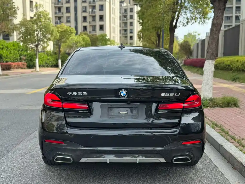 BMW 5 Series 2021 525Li M Sports Package купить на сайте DeffCars