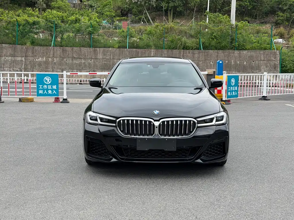BMW 5 Series 2018 525Li Luxury Package купить на сайте DeffCars