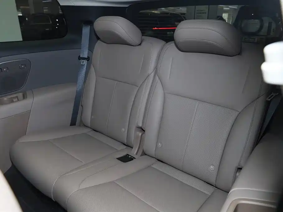 Ideal i8 2025 Standard Edition купить на сайте DeffCars