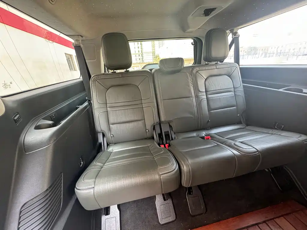 Navigator 2022 3.5T Long Axis Presidential Edition купить на сайте DeffCars