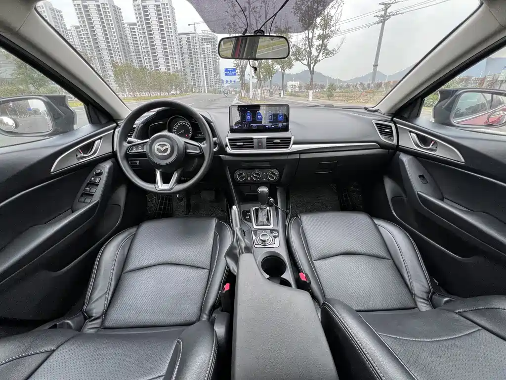 Mazda3 Angkesela 2017 Sedan 1.5L Automatic Comfort Type National V купить на сайте DeffCars
