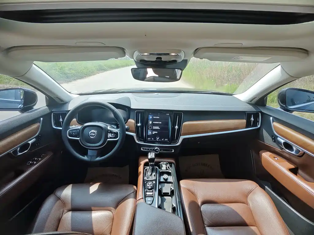 Volvo S90 2020 T5 Zhiyi Luxury Edition купить на сайте DeffCars