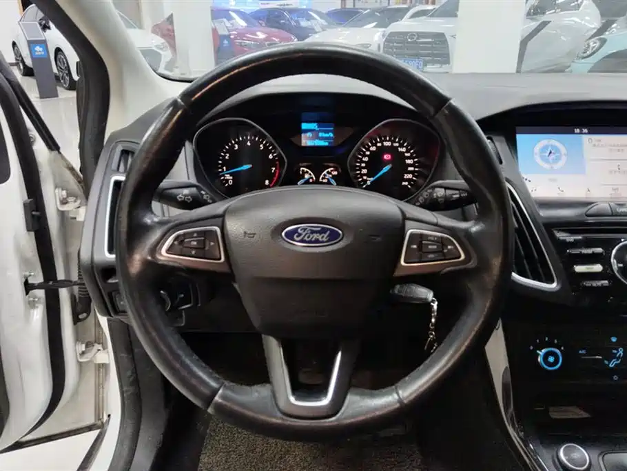 Focus 2018 hatchback classic 1.6L automatic stylish smart mobility version купить на сайте DeffCars